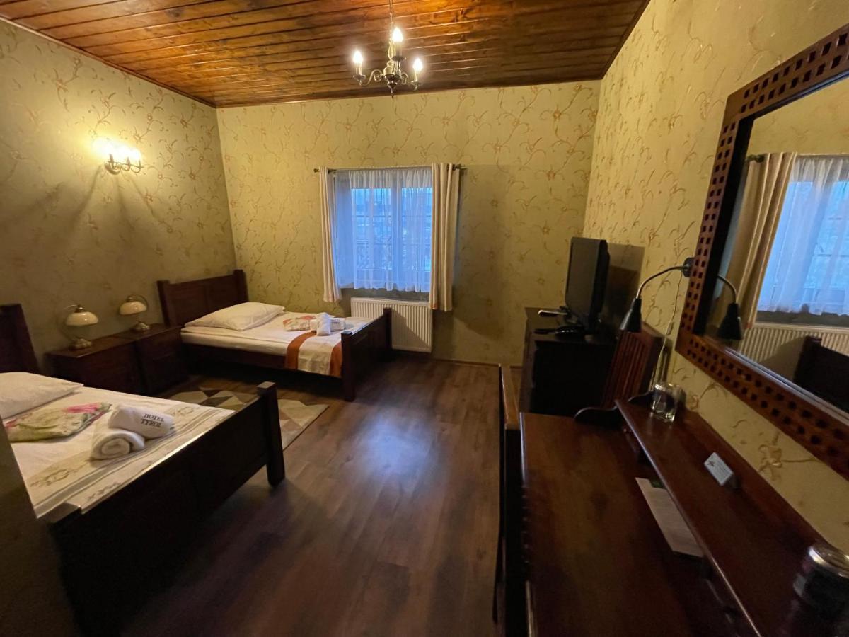 Hotel Tyrol I Restauracja Zycie Gruzji Osielsko Εξωτερικό φωτογραφία