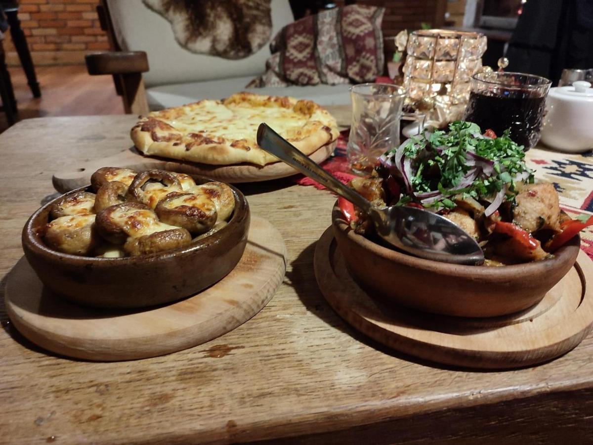 Hotel Tyrol I Restauracja Zycie Gruzji Osielsko Εξωτερικό φωτογραφία