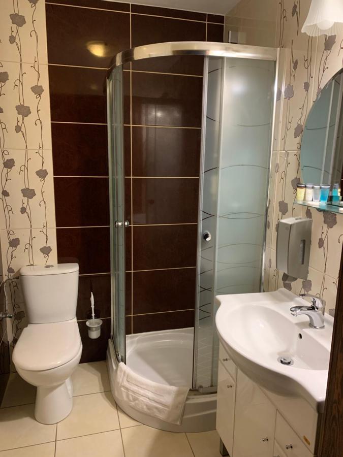 Hotel Tyrol I Restauracja Zycie Gruzji Osielsko Εξωτερικό φωτογραφία