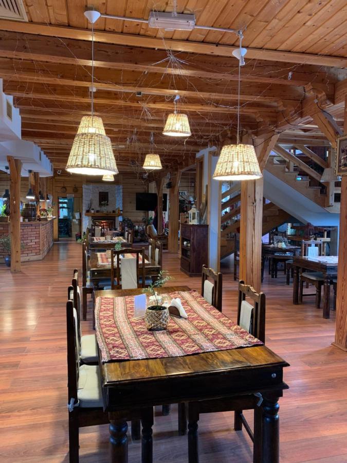 Hotel Tyrol I Restauracja Zycie Gruzji Osielsko Εξωτερικό φωτογραφία