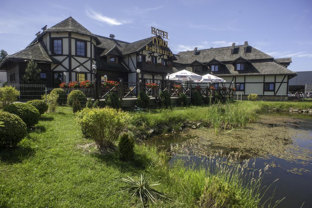 Hotel Tyrol I Restauracja Zycie Gruzji Osielsko Εξωτερικό φωτογραφία